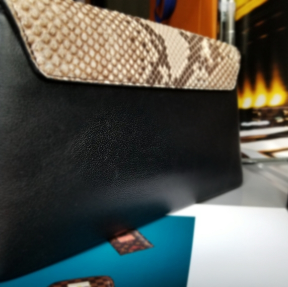 Louis Vuitton Exotic Noir Python Snake skin - Picture 8 of 16